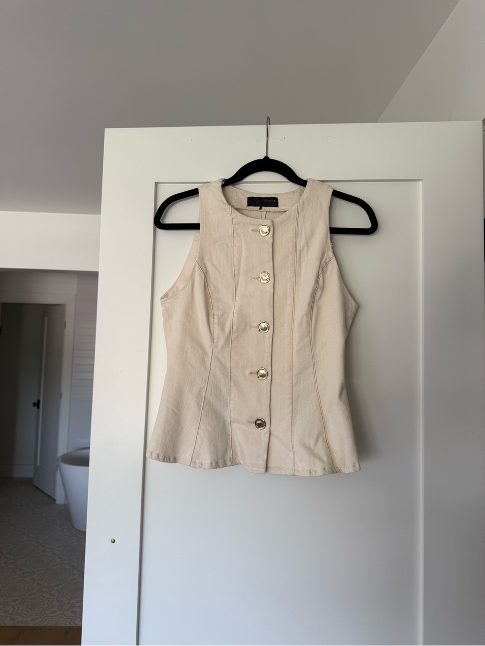 Zara Cream Button-Front Sleeveless Top